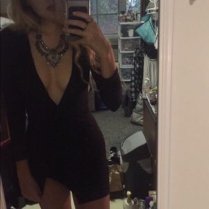 black v neck bodycon dress